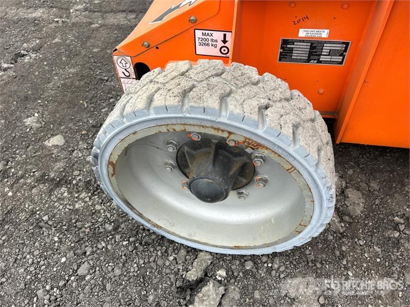 JLG E400A 2WD Electric Articulating Boom Lift Articulated boom lifts