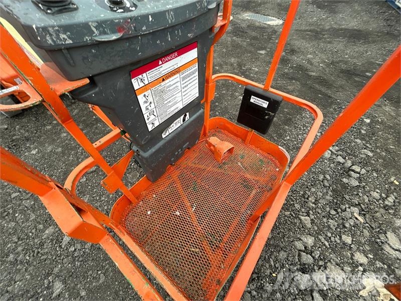 JLG E400A 2WD Electric Articulating Boom Lift Articulated boom lifts