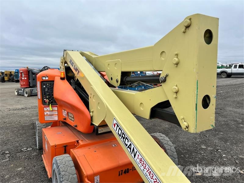 JLG E400A 2WD Electric Articulating Boom Lift Articulated boom lifts