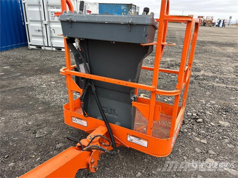 JLG E400A 2WD Electric Articulating Boom Lift Articulated boom lifts