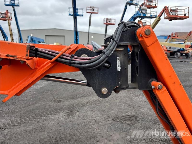 JLG E400AJPN 2WD Electric Articulating Boom Lift Articulated boom lifts