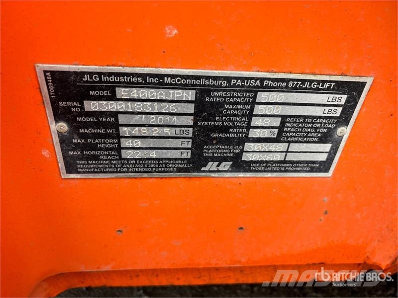 JLG E400AJPN 2WD Electric Articulating Boom Lift Articulated boom lifts