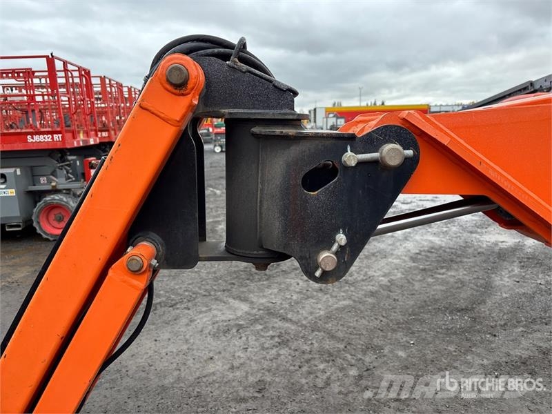 JLG E400AJPN 2WD Electric Articulating Boom Lift Articulated boom lifts