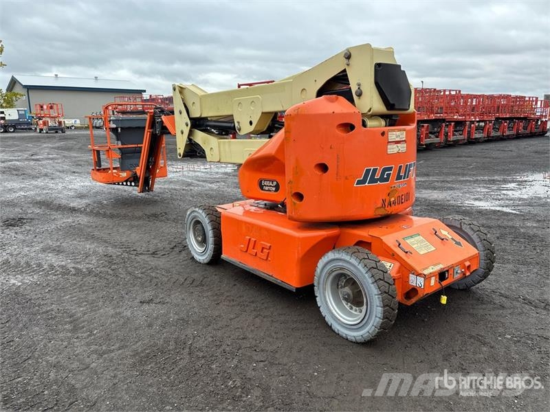 JLG E400AJPN 2WD Electric Articulating Boom Lift Articulated boom lifts