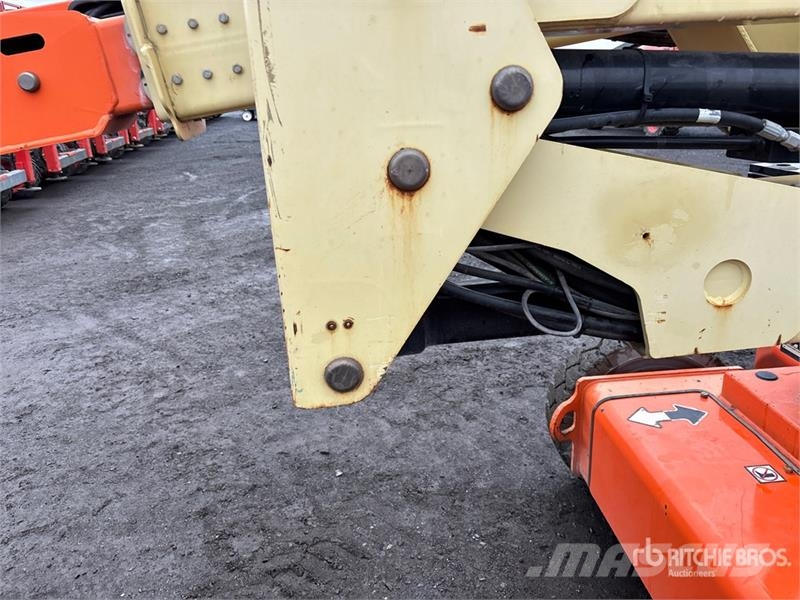 JLG E400AJPN 2WD Electric Articulating Boom Lift Articulated boom lifts