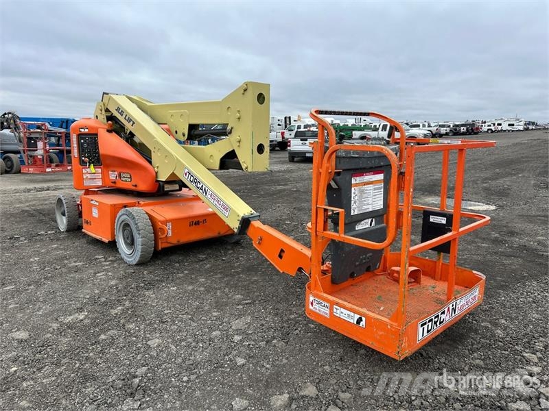 JLG E400AN 2WD Electric Articulating Boom Lift رافعات سلة مفصلية