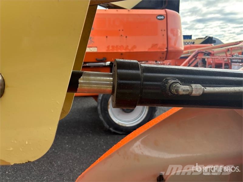 JLG E450AJ 2WD Electric Articulating Boom Lift Kĺbové plošiny