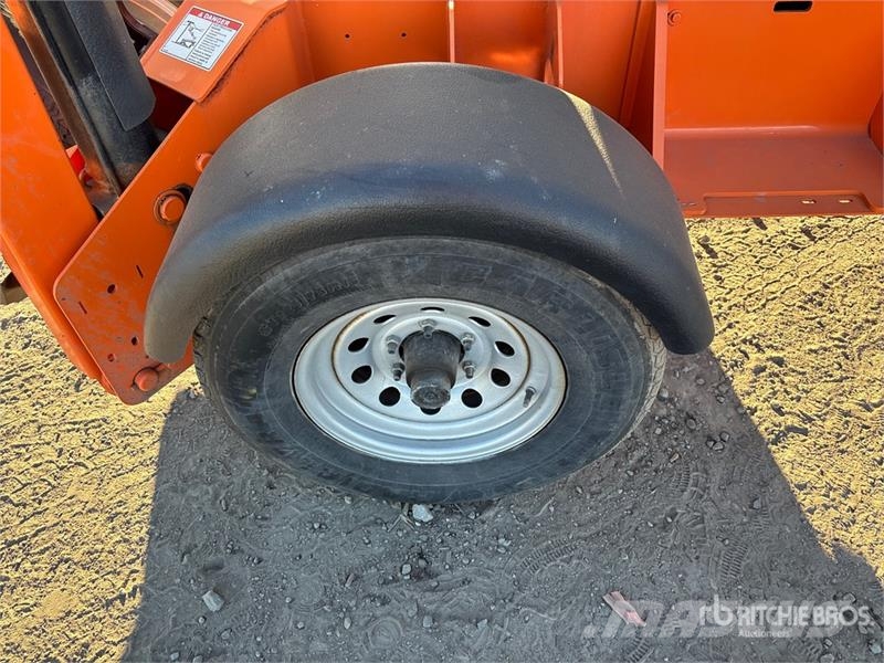 JLG T500J Towable Lift Pacēlājplatformas - piekabes