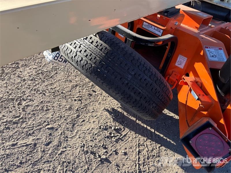 JLG T500J Towable Lift Pacēlājplatformas - piekabes