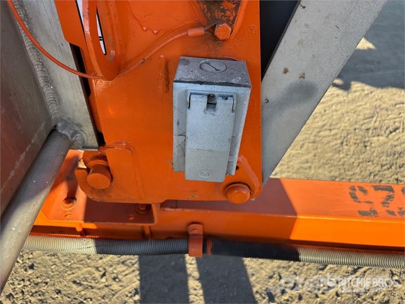 JLG T500J Towable Lift Pacēlājplatformas - piekabes