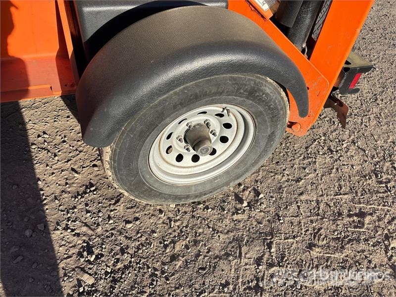 JLG T500J Towable Lift Pacēlājplatformas - piekabes
