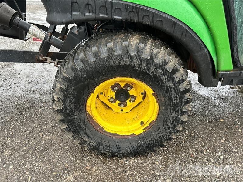 John Deere 1025R Kompakttraktorer