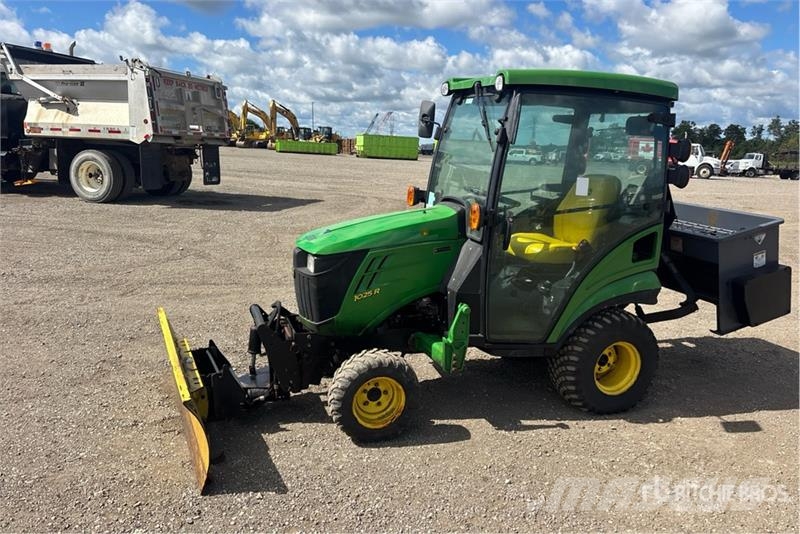 John Deere 1025R Kompakttraktorer