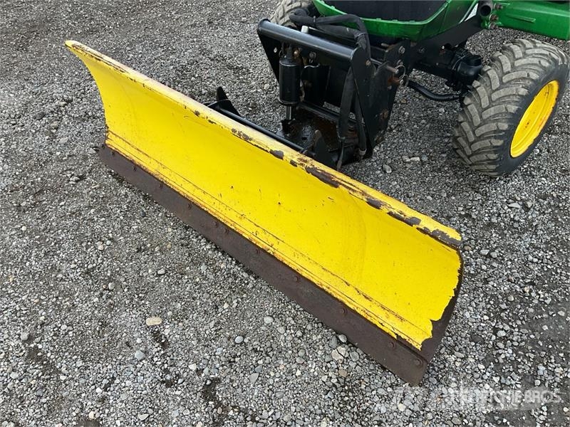John Deere 1025R Kompakttraktorer