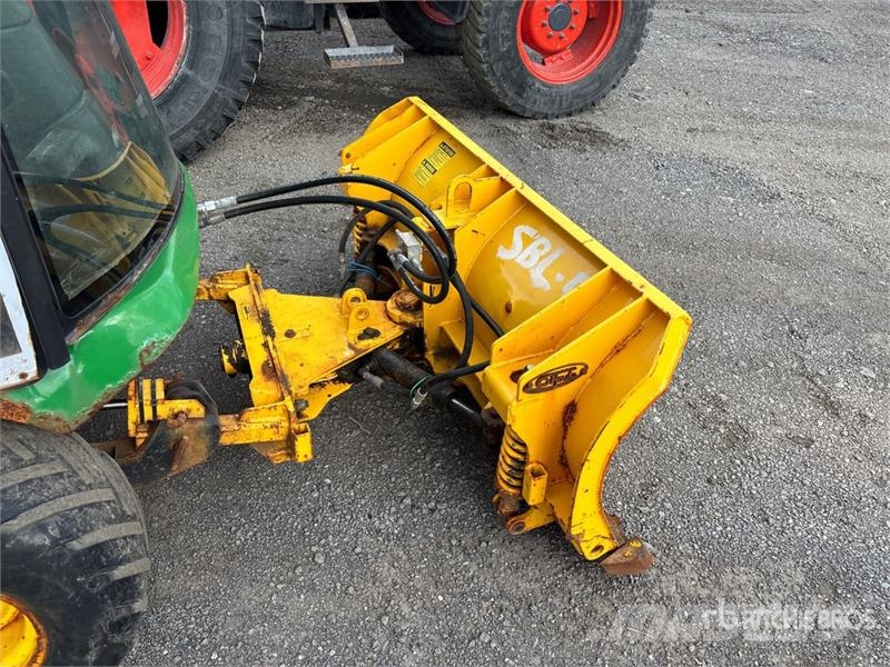 John Deere 1585 Sidewalk Plow Kiti naudoti statybos komponentai