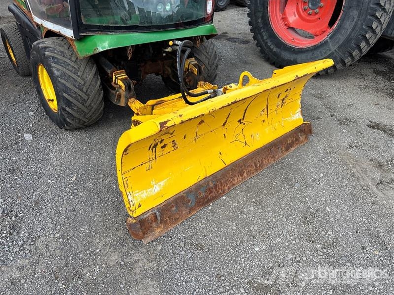 John Deere 1585 Sidewalk Plow Kiti naudoti statybos komponentai