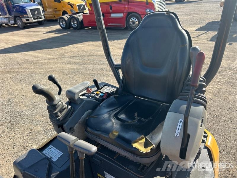 John Deere 17G ミニ油圧ショベル 7t以下（ミニユンボ・ミニディガー）
