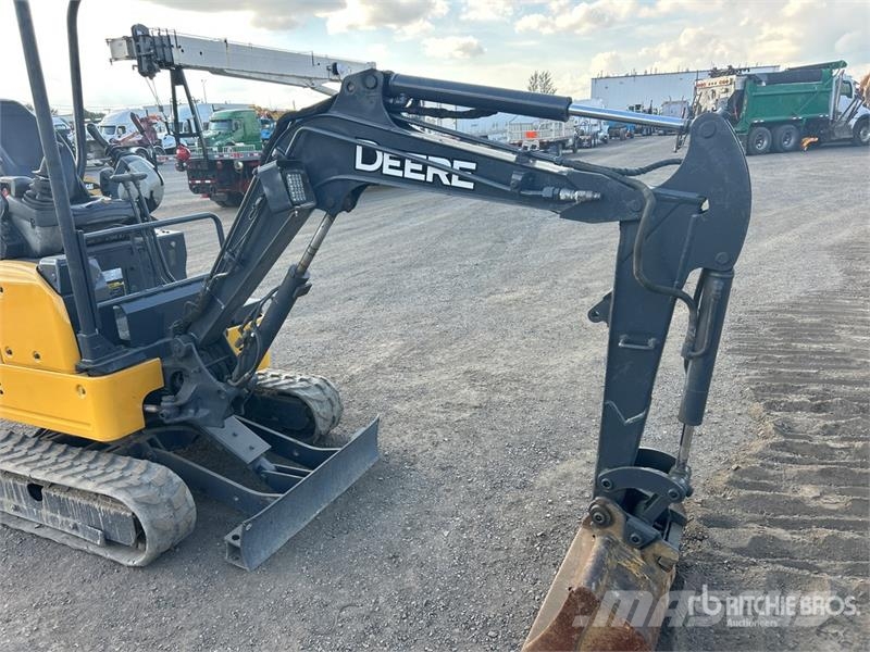 John Deere 17G ミニ油圧ショベル 7t以下（ミニユンボ・ミニディガー）