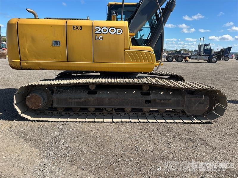 John Deere 200D LC Εκσκαφείς με ερπύστριες