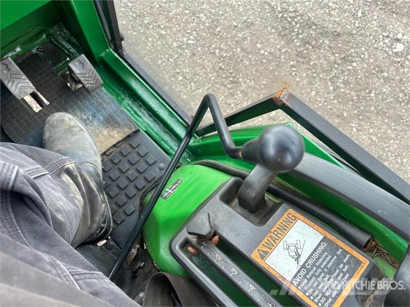 John Deere 2032R 4WD Utility Tractor Компактни трактори