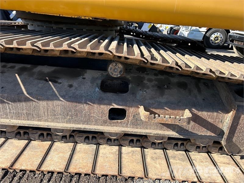 John Deere 210G LC Tracked Excavator Raupenbagger