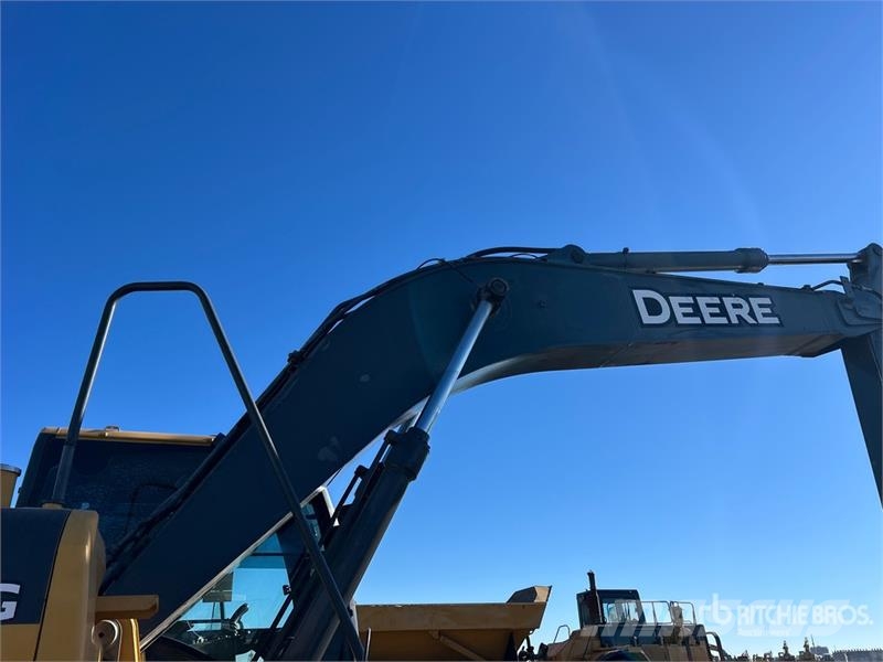 John Deere 210G LC Tracked Excavator Raupenbagger