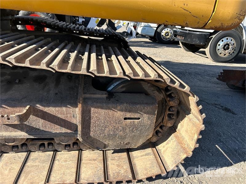 John Deere 210G LC Tracked Excavator Raupenbagger