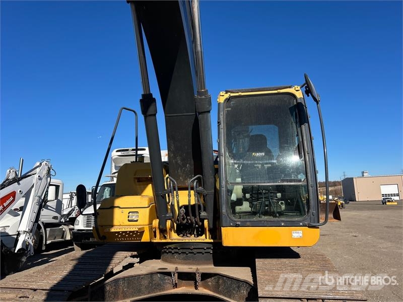 John Deere 210G LC Tracked Excavator Raupenbagger