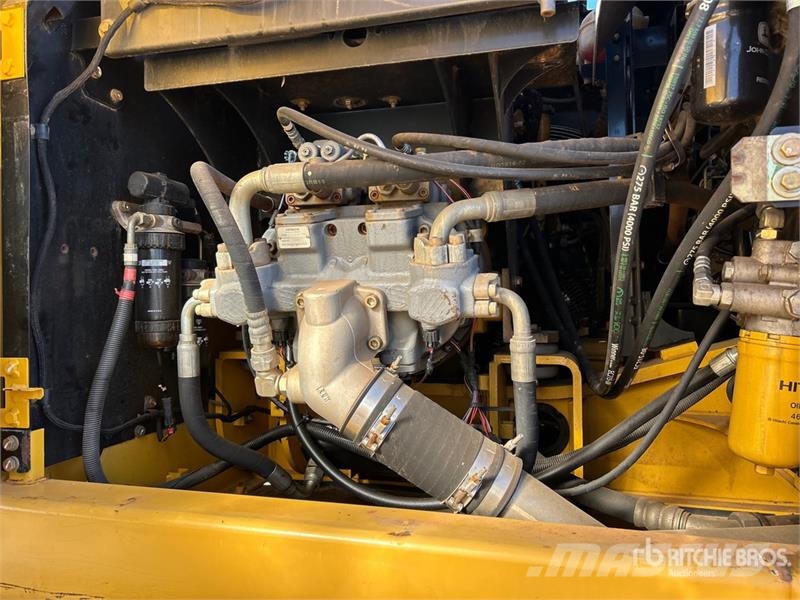 John Deere 210G LC Tracked Excavator Raupenbagger