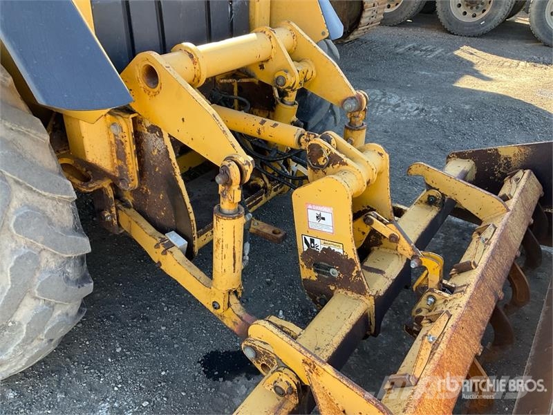 John Deere 210LE Iekrāvēji uz riteņiem