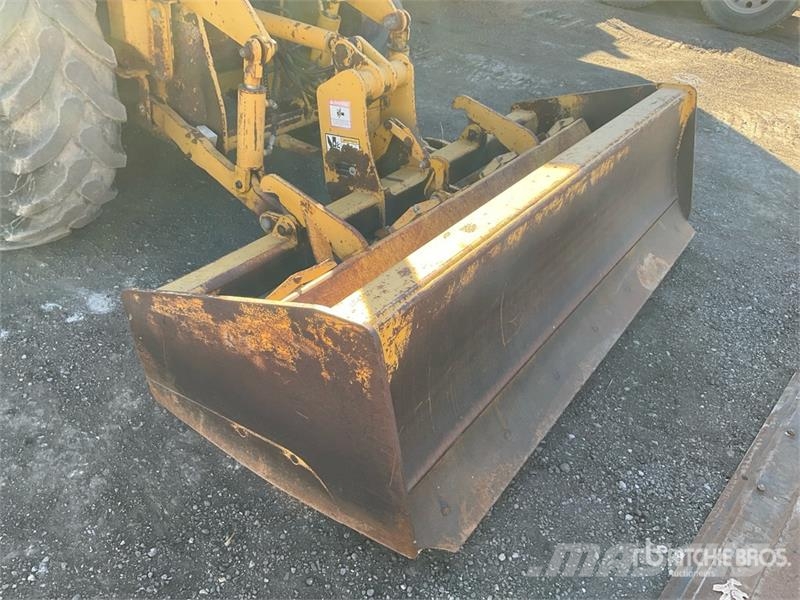 John Deere 210LE Iekrāvēji uz riteņiem