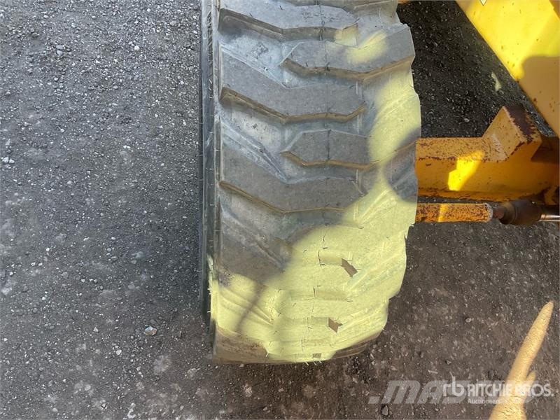 John Deere 210LE Iekrāvēji uz riteņiem