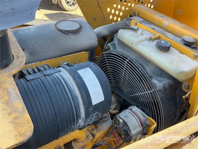 John Deere 210LE Iekrāvēji uz riteņiem