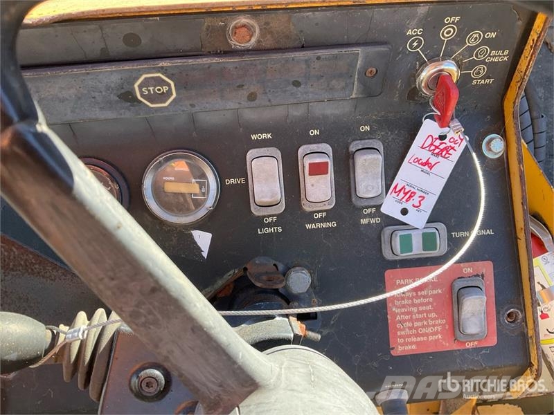 John Deere 210LE Iekrāvēji uz riteņiem
