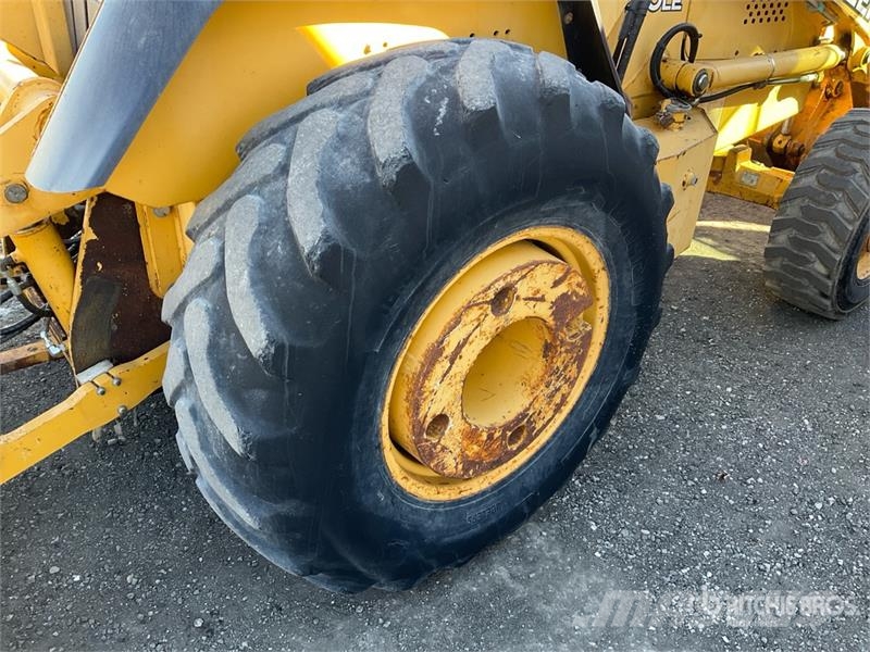 John Deere 210LE Iekrāvēji uz riteņiem