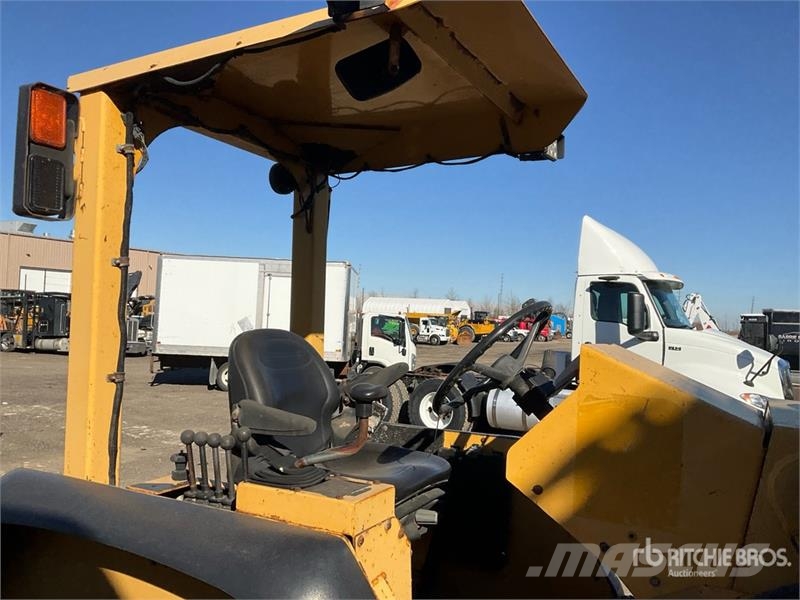 John Deere 210LE Iekrāvēji uz riteņiem