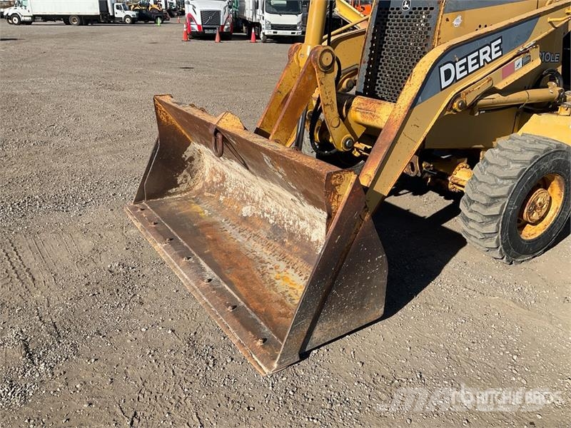 John Deere 210LE Iekrāvēji uz riteņiem