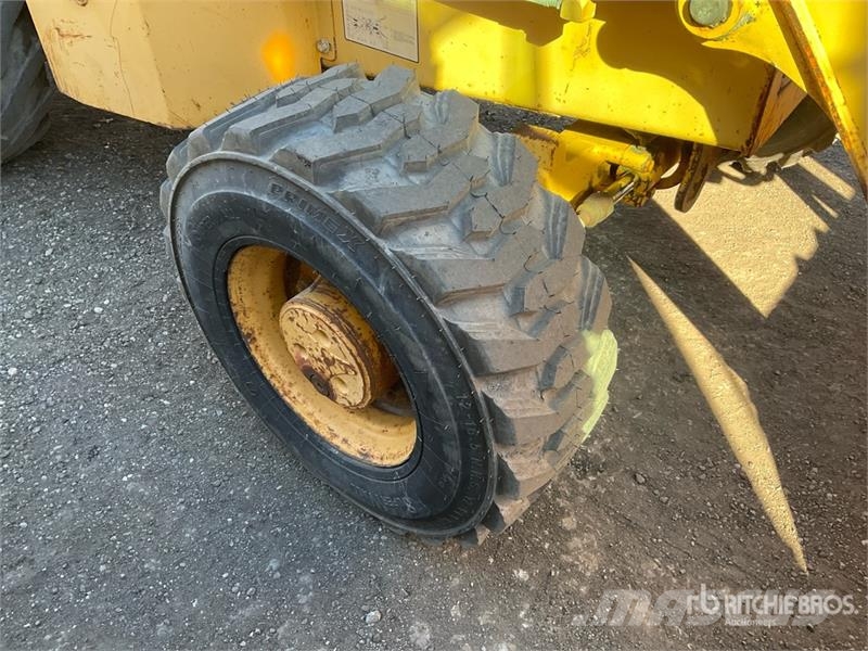 John Deere 210LE Iekrāvēji uz riteņiem