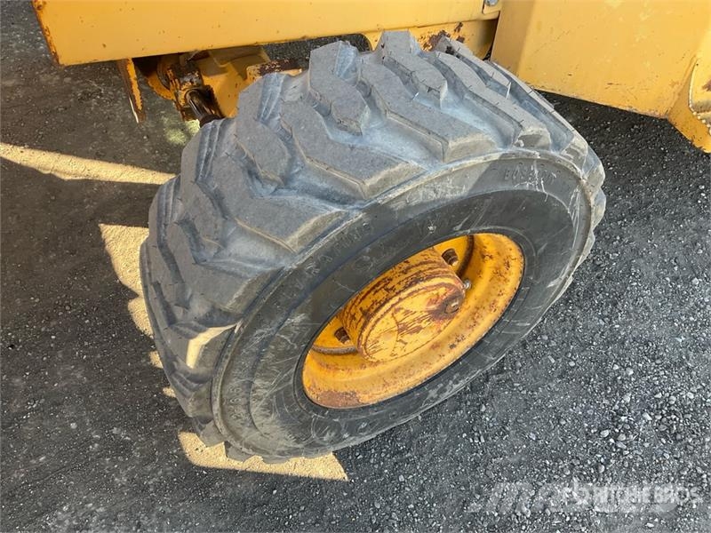 John Deere 210LE Iekrāvēji uz riteņiem