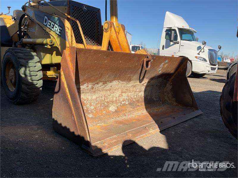John Deere 210LE Iekrāvēji uz riteņiem
