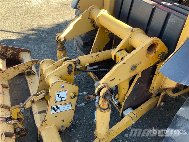 John Deere 210LE Iekrāvēji uz riteņiem