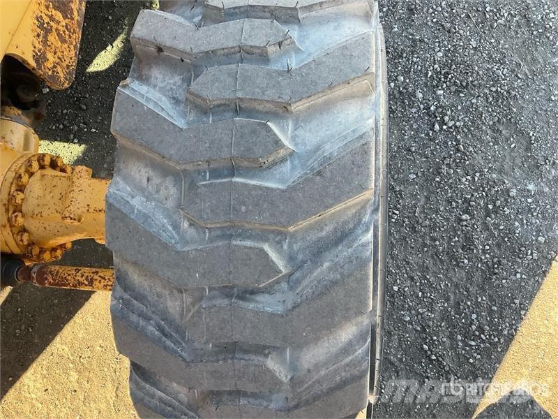 John Deere 210LE Iekrāvēji uz riteņiem