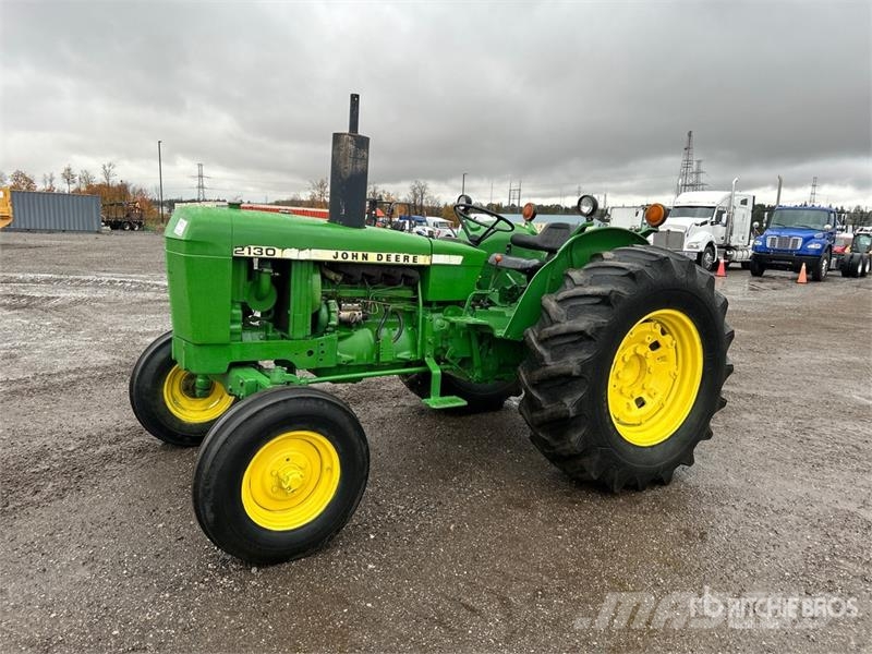 John Deere 2130 2WD Tractor Traktoren