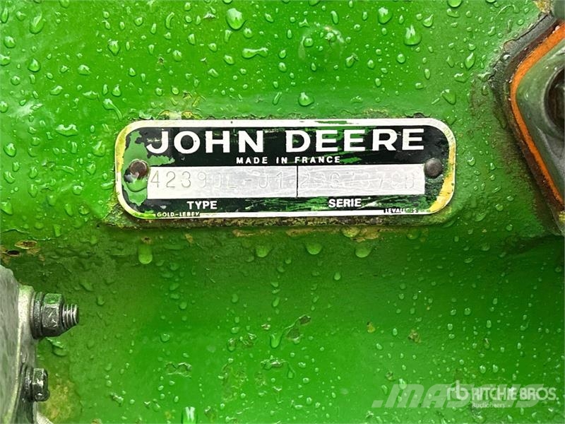 John Deere 2130 2WD Tractor Traktoren