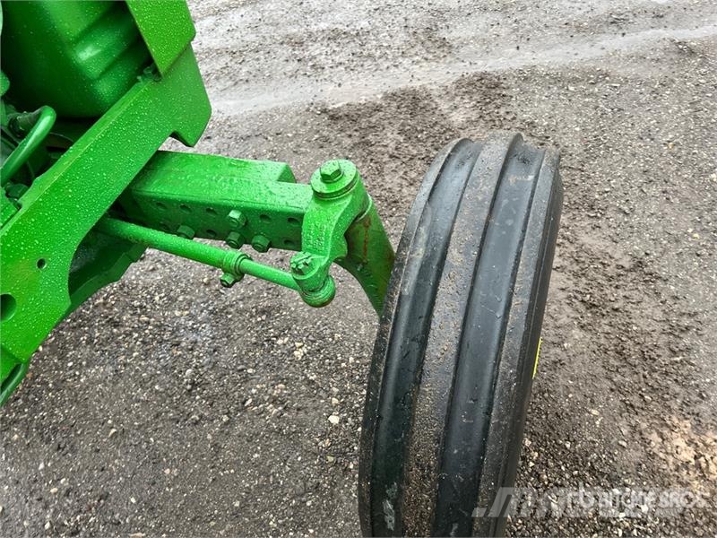 John Deere 2130 2WD Tractor Traktoren