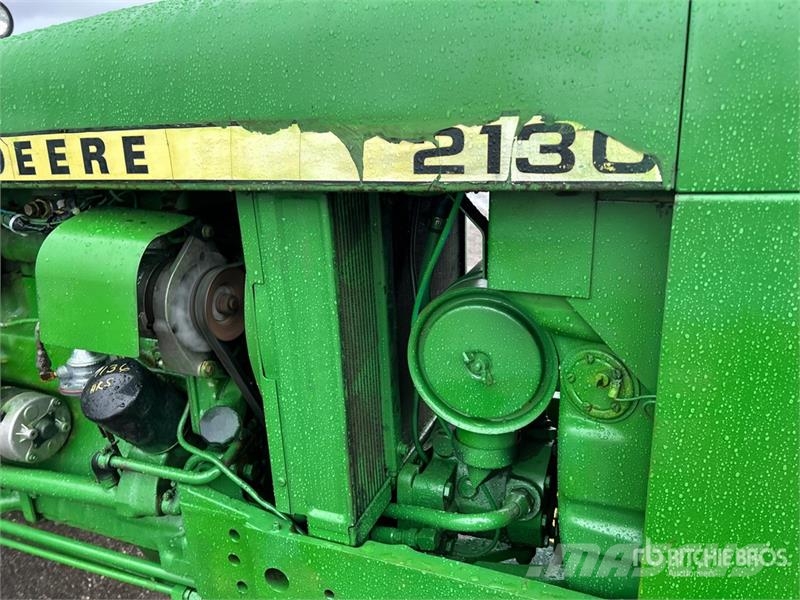John Deere 2130 2WD Tractor Traktoren