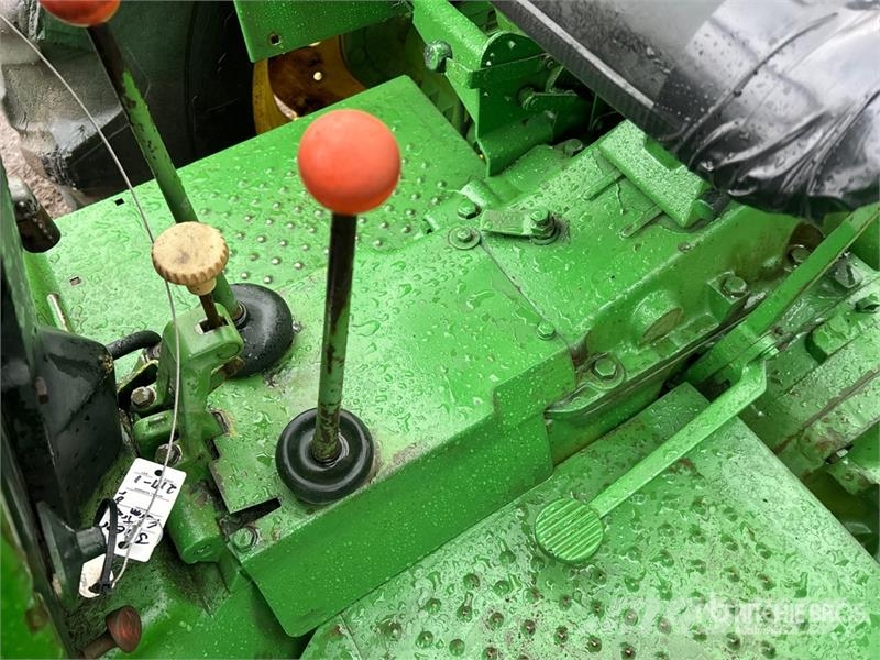 John Deere 2130 2WD Tractor Traktoren