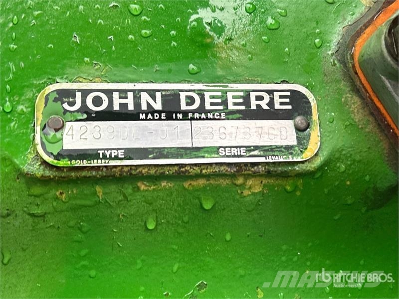 John Deere 2130 2WD Tractor Traktoren