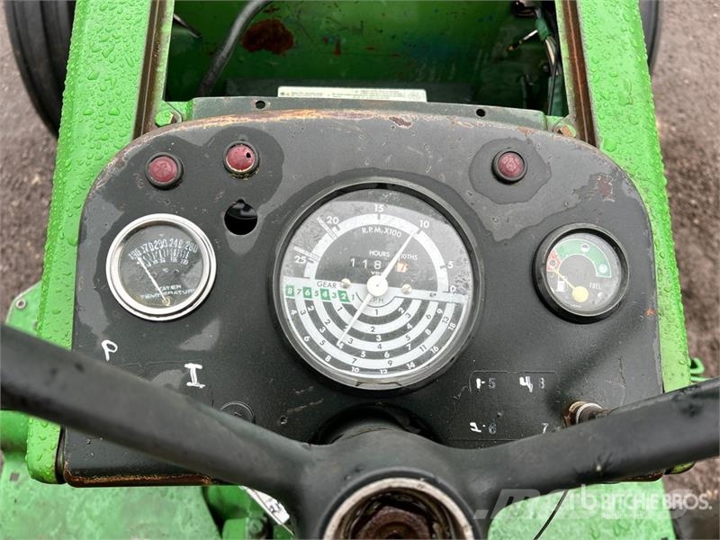 John Deere 2130 2WD Tractor Traktoren