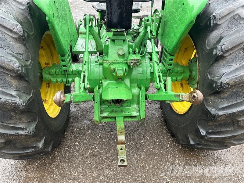 John Deere 2130 2WD Tractor Traktoren
